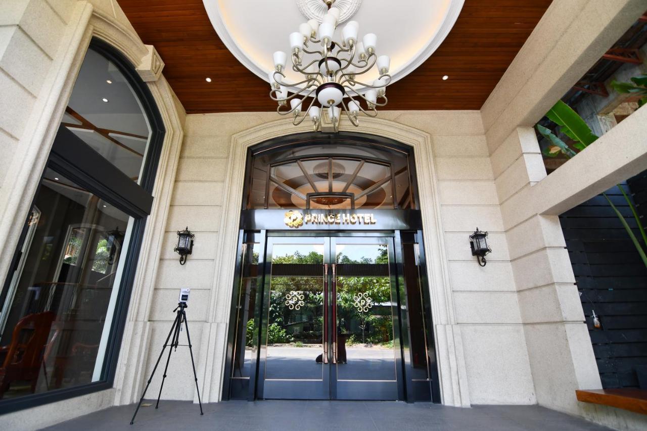 Prince Hotel 양곤 외부 사진