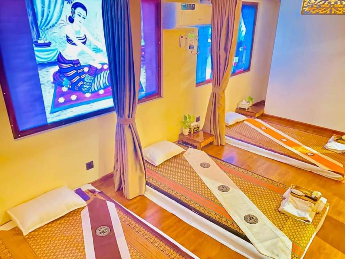 Prince Hotel 양곤 외부 사진