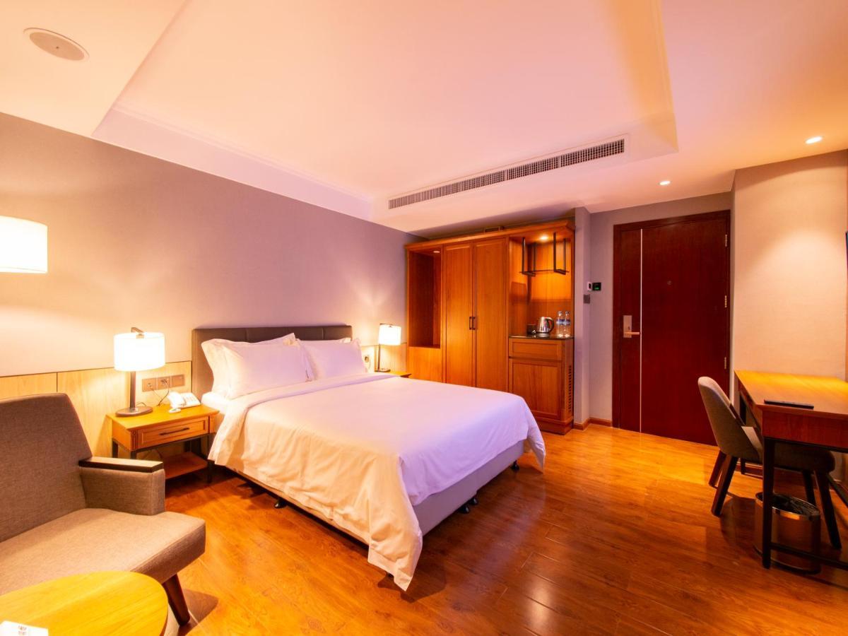 Prince Hotel 양곤 외부 사진