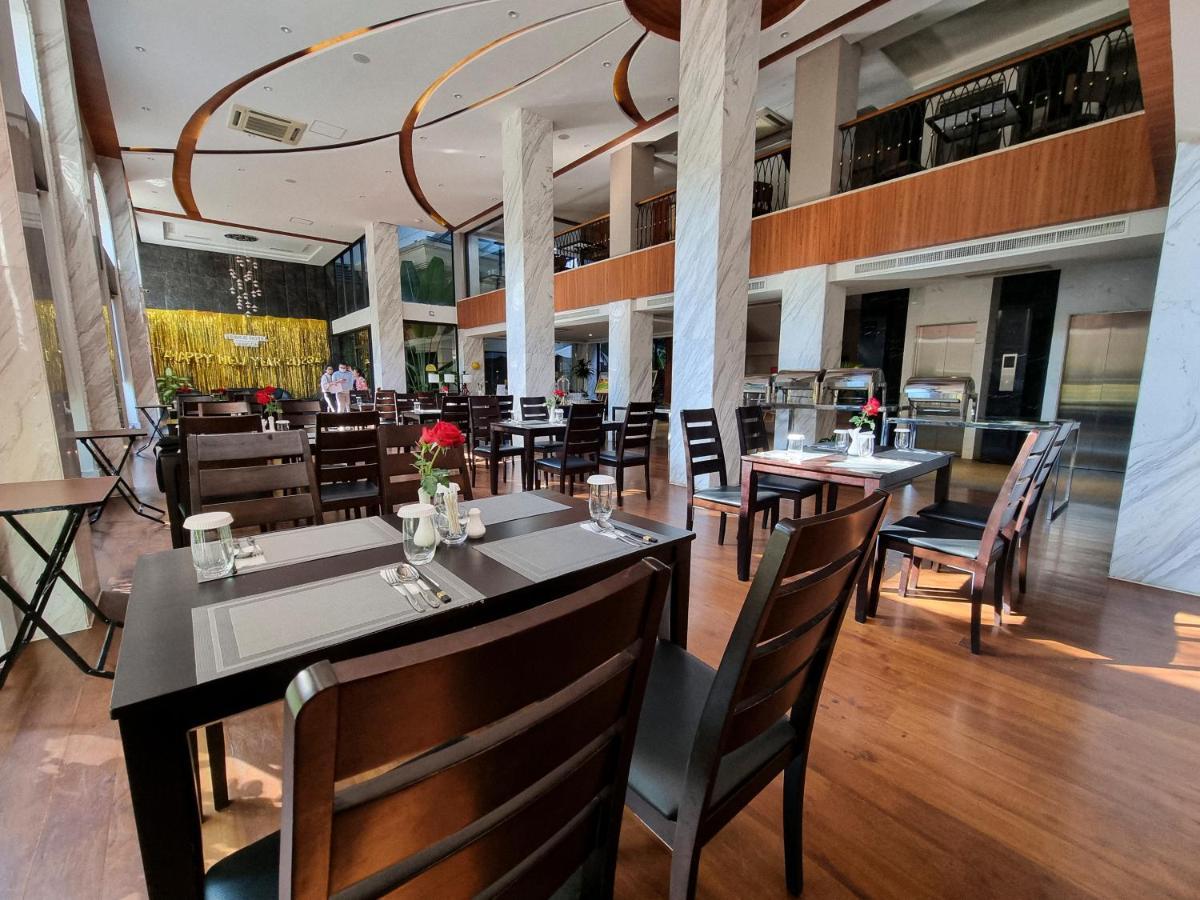 Prince Hotel 양곤 외부 사진